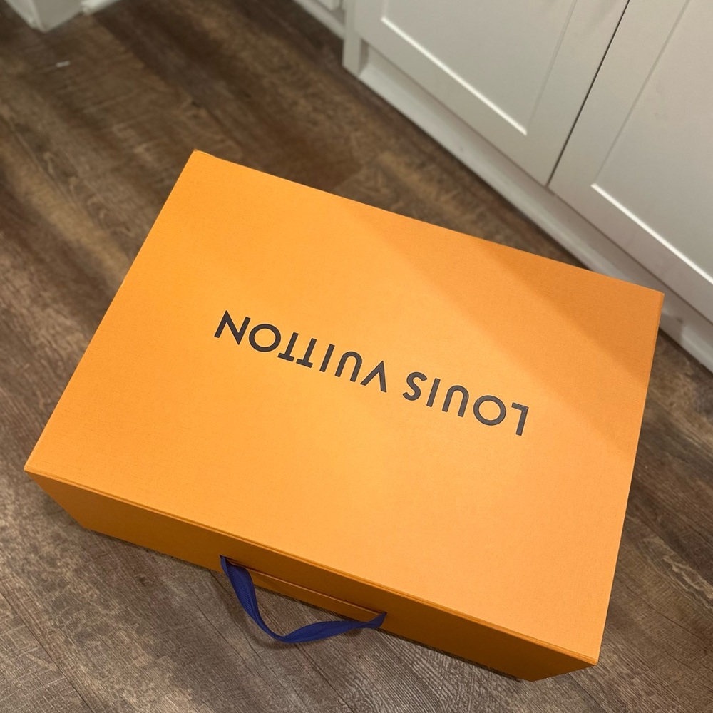 EUC XL Louis Vuitton Handbag Box with Dustbag